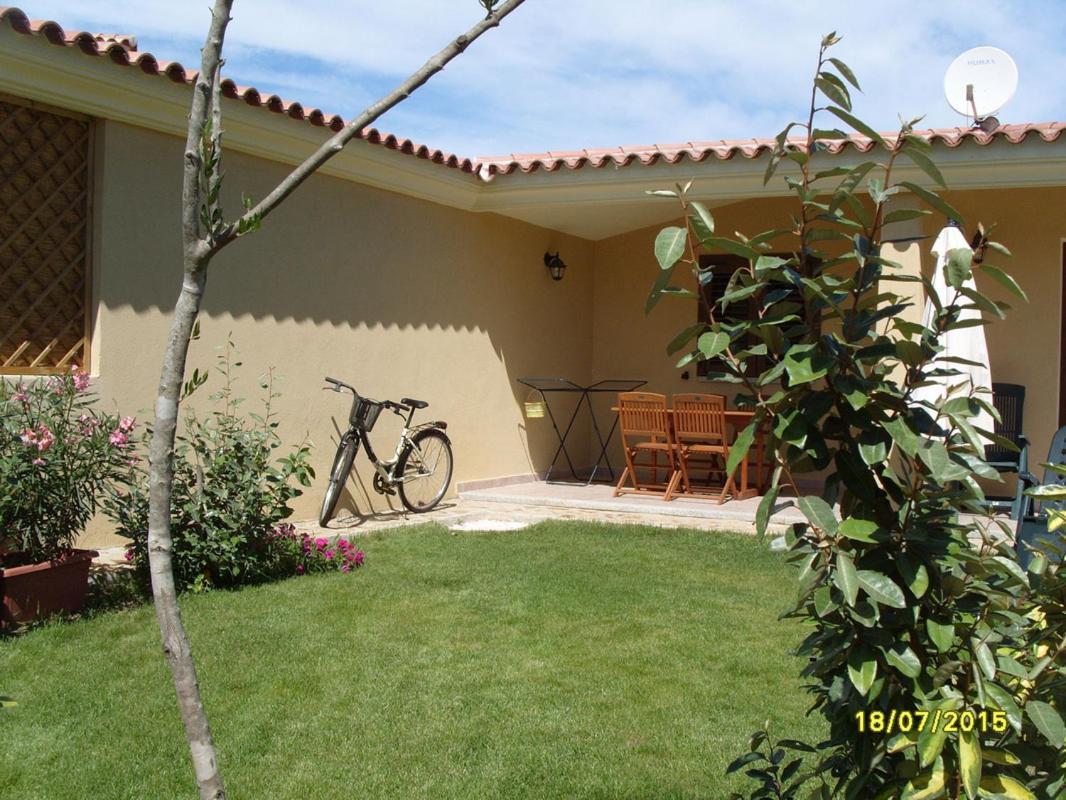 Casadelfaro Con Giardino A Pittulongu 600Metri Dalla Spiaggia オルビア エクステリア 写真